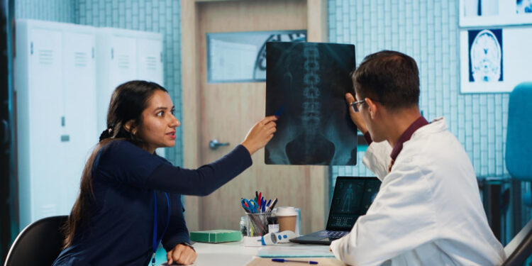 Treating Back Pain in Mumbai: Expert Tips from Leading Orthopaedic Doctors